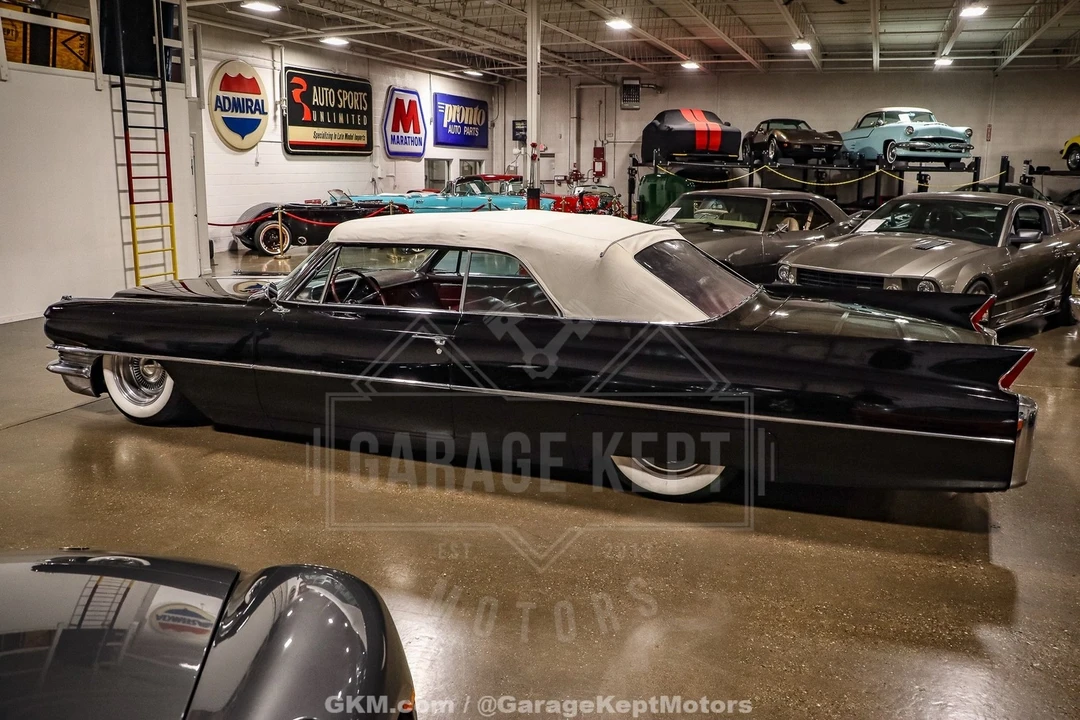 1963 Cadillac Series 62 6th Gen - Image 9 of 12