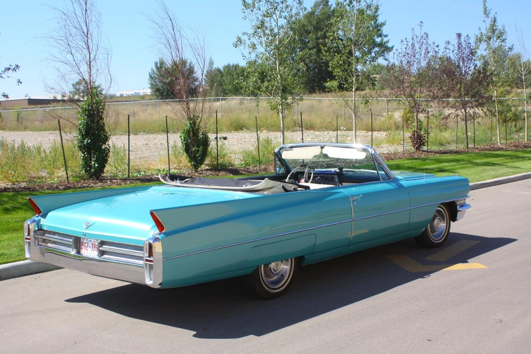 1963 Cadillac Series 62 6th Gen - Image 9 of 31