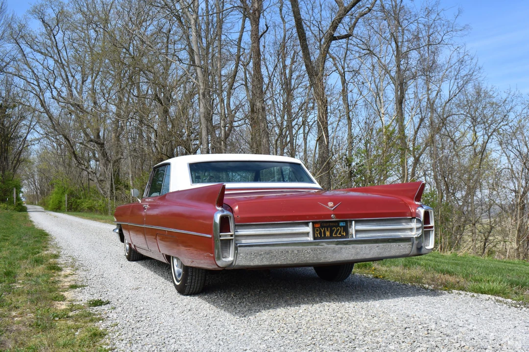 1963 Cadillac Series 62 6th Gen - Image 9 of 31