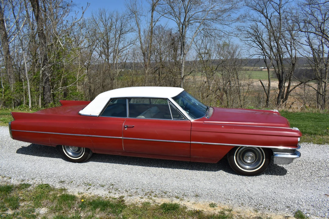 1963 Cadillac Series 62 6th Gen - Image 18 of 31