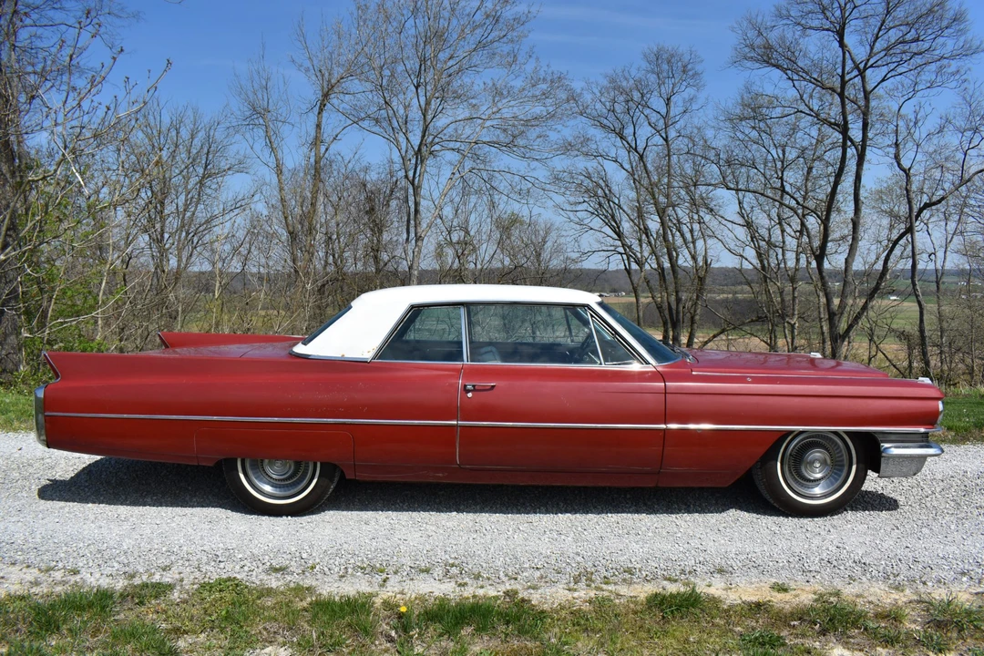 1963 Cadillac Series 62 6th Gen - Image 17 of 31