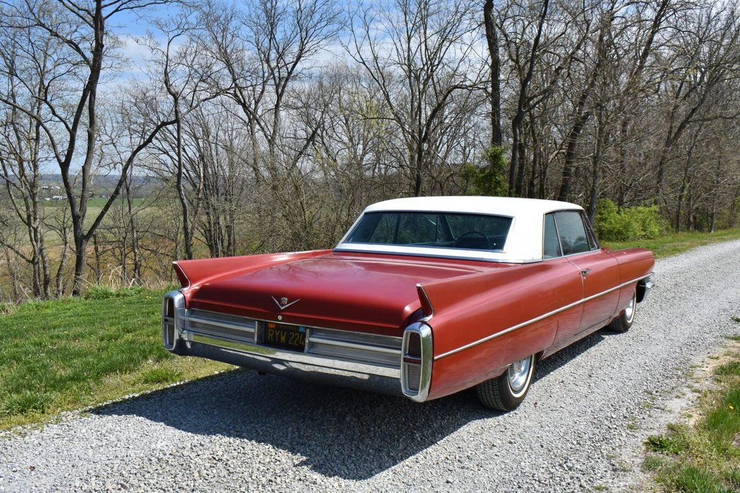 1963 Cadillac Series 62 6th Gen - Image 14 of 31