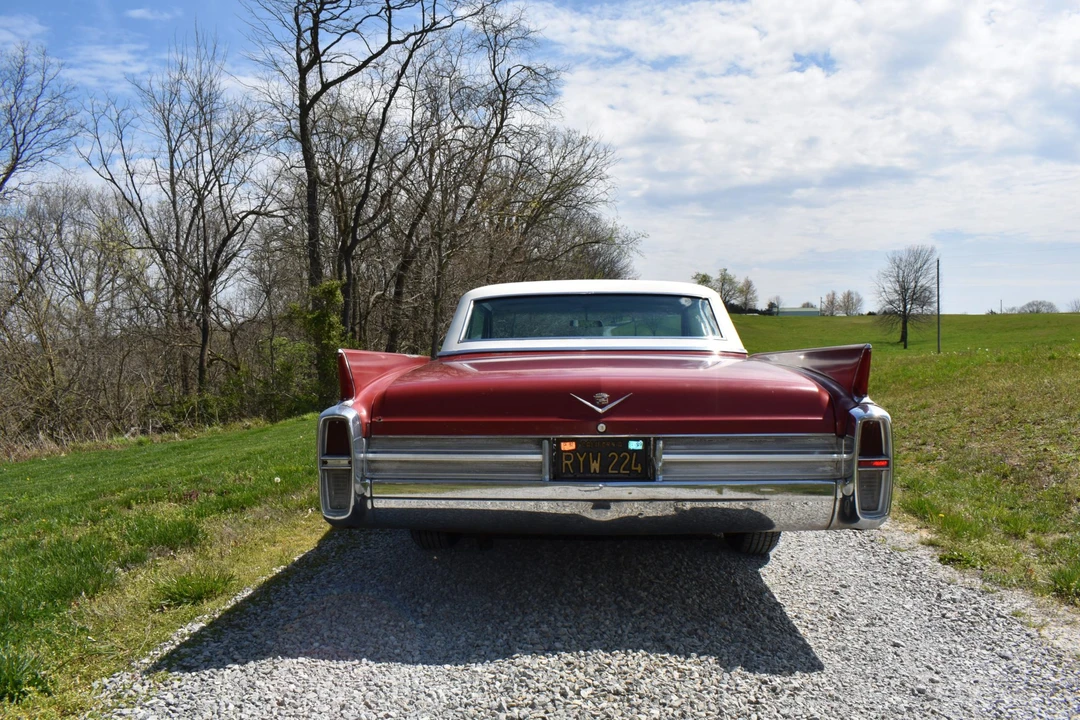 1963 Cadillac Series 62 6th Gen - Image 10 of 31