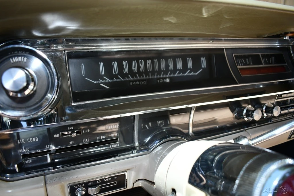 1963 Cadillac Series 62 6th Gen - Image 14 of 21