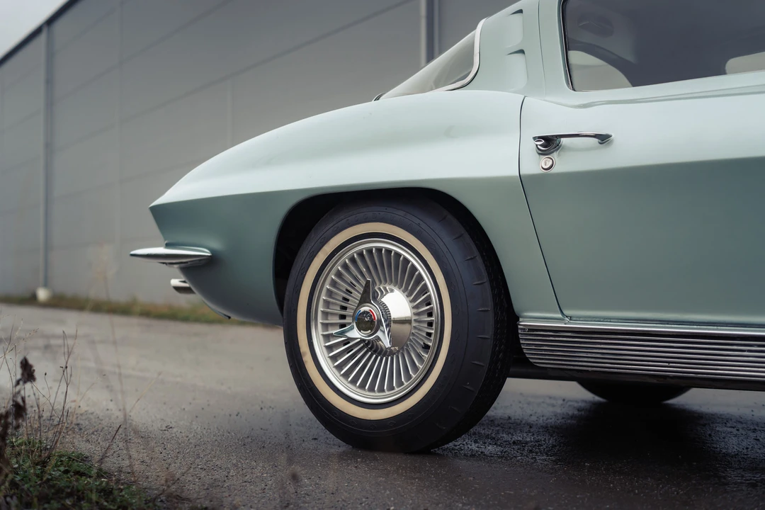 1963 Chevrolet Corvette C2 - Image 24 of 31