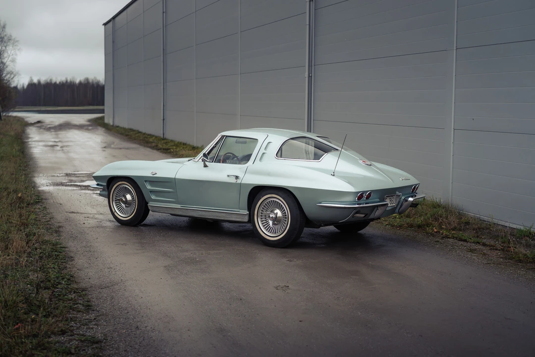 1963 Chevrolet Corvette C2 - Image 15 of 31