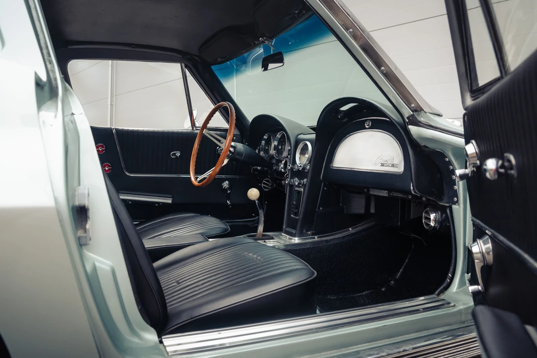 1963 Chevrolet Corvette C2 - Image 2 of 31