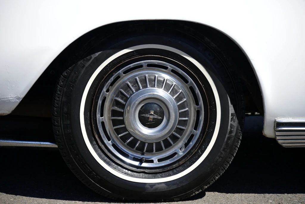 1963 Chevrolet Corvair 1st Gen - Image 25 of 31