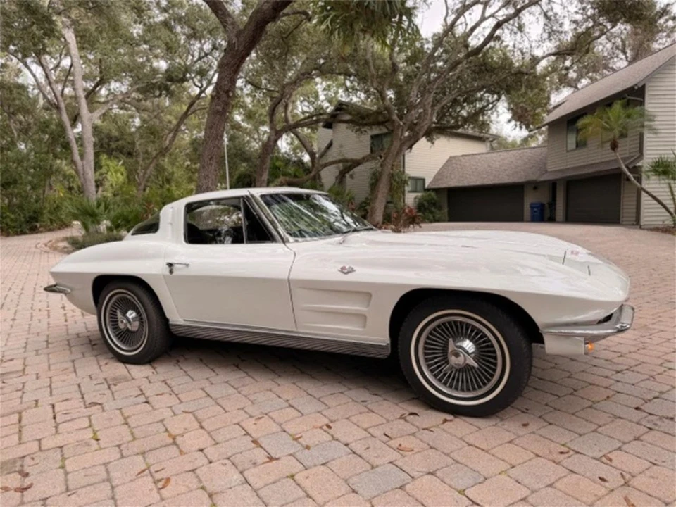 1963 Chevrolet Corvette C2 - Image 2 of 31