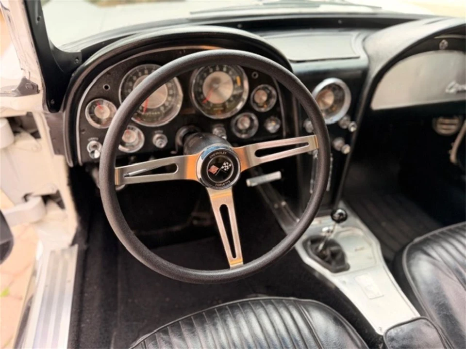1963 Chevrolet Corvette C2 - Image 30 of 31