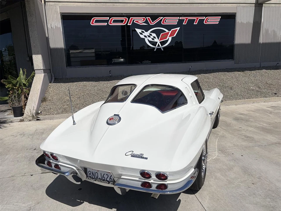 1963 Chevrolet Corvette C2 - Image 10 of 31