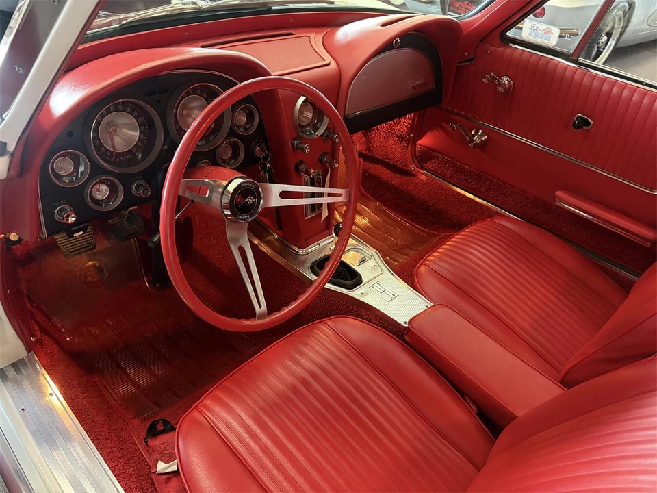 1963 Chevrolet Corvette C2 - Image 23 of 31