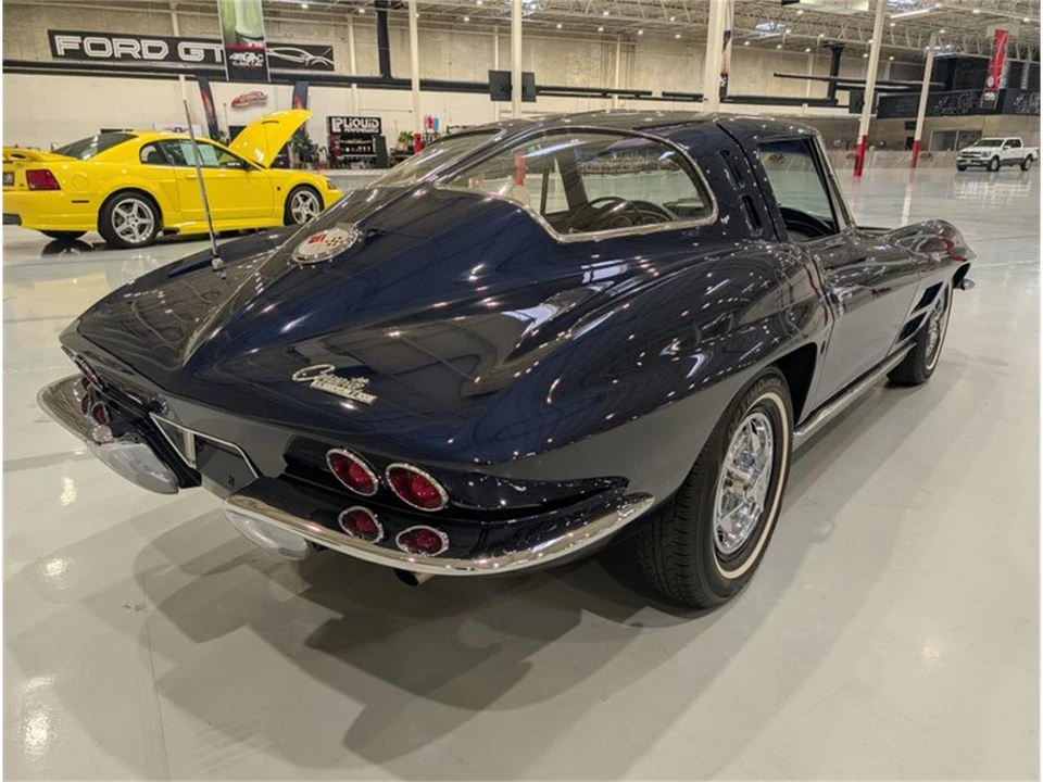 1963 Chevrolet Corvette C2 - Image 8 of 17