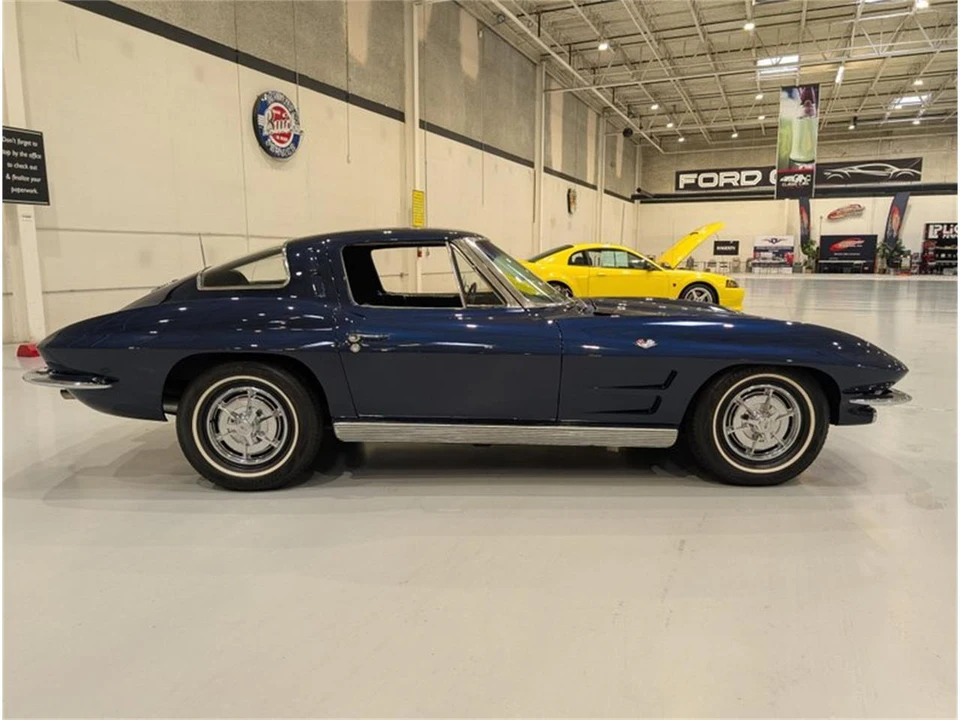 1963 Chevrolet Corvette C2 - Image 9 of 17