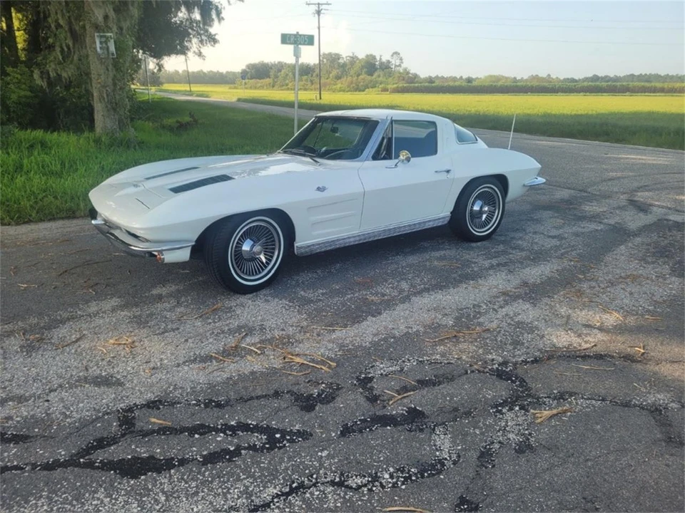 1963 Chevrolet Corvette C2 - Image 21 of 31