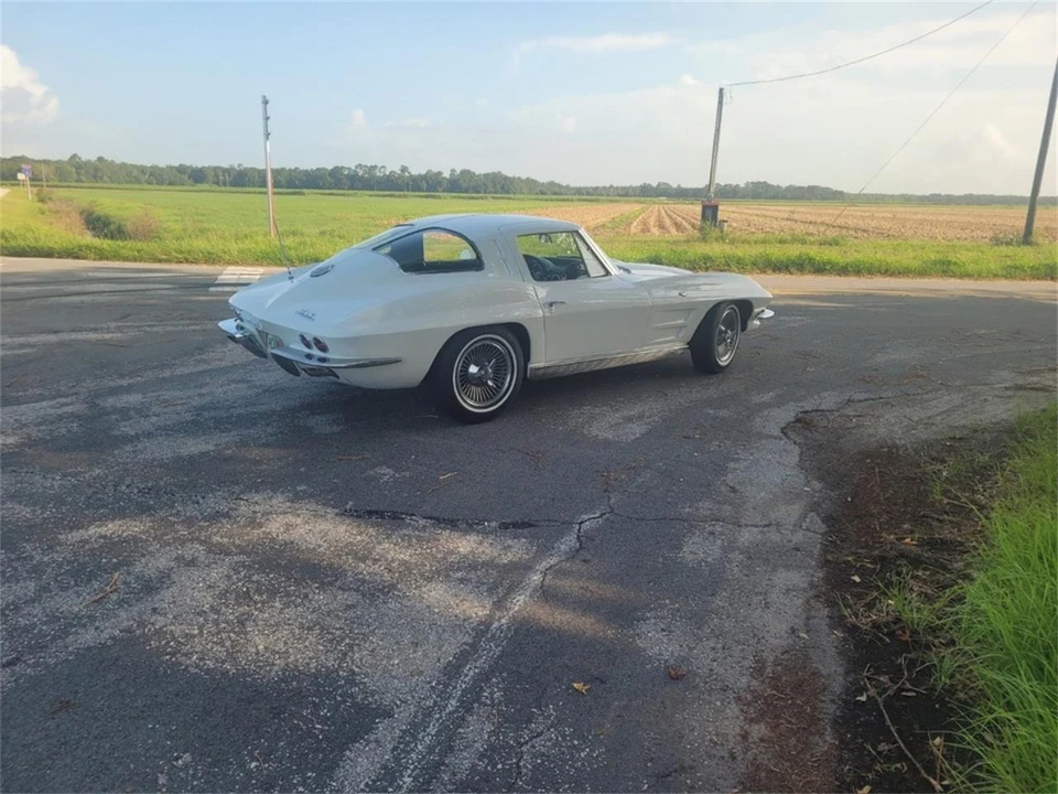 1963 Chevrolet Corvette C2 - Image 23 of 31