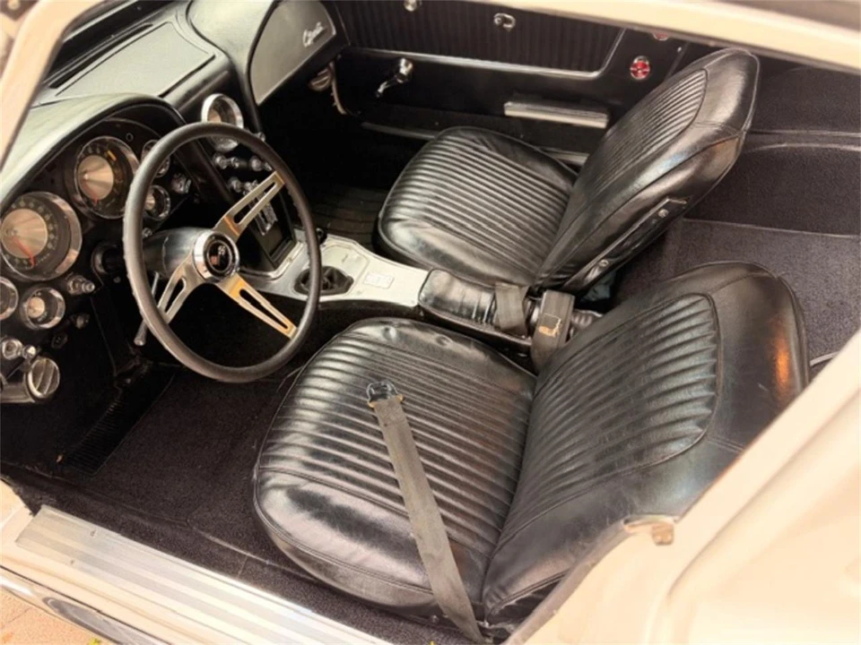 1963 Chevrolet Corvette C2 - Image 28 of 31