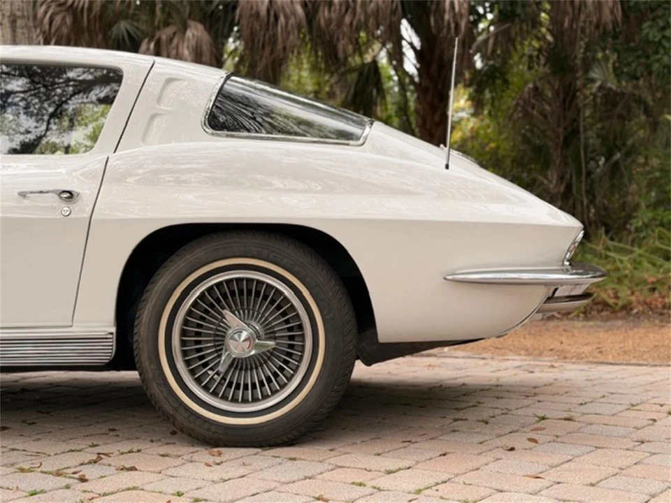 1963 Chevrolet Corvette C2 - Image 14 of 31