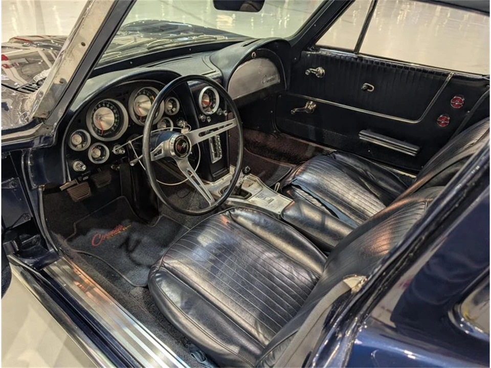 1963 Chevrolet Corvette C2 - Image 12 of 17