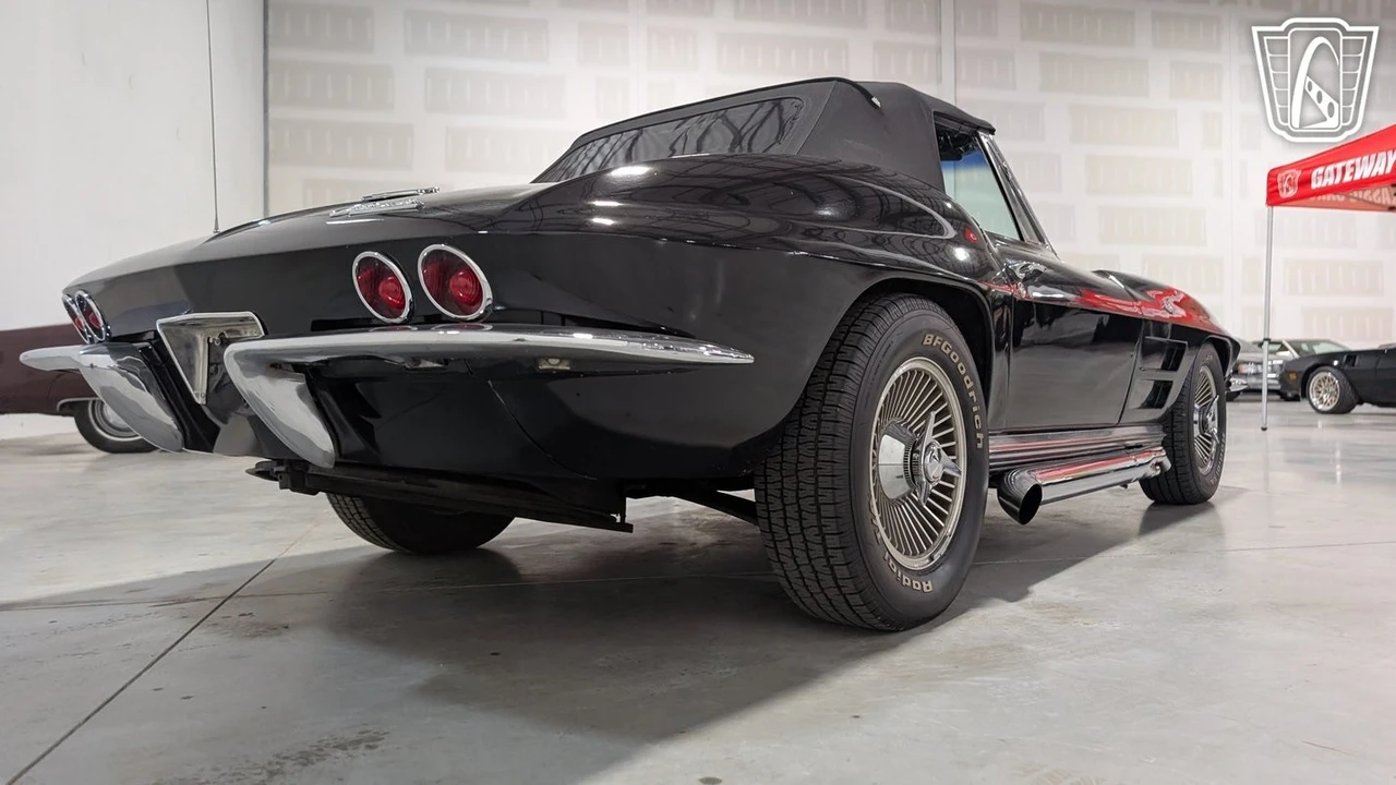 1963 Chevrolet Corvette C2 - Image 16 of 31