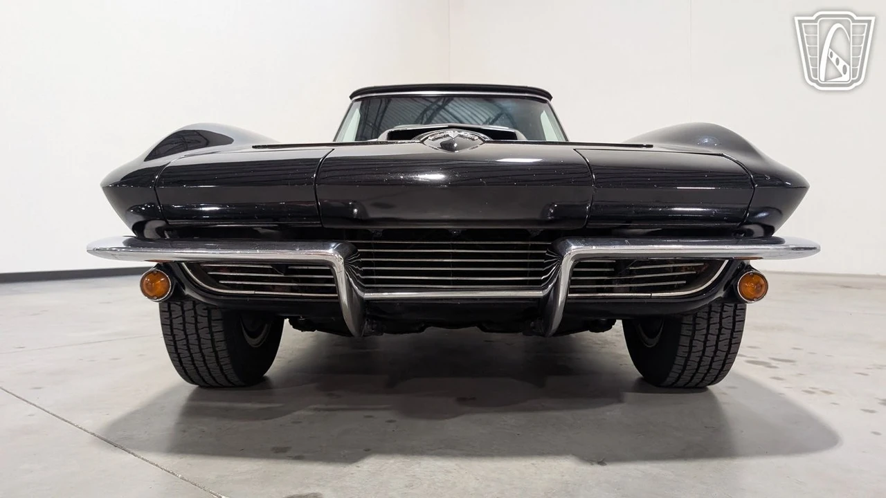 1963 Chevrolet Corvette C2 - Image 25 of 31