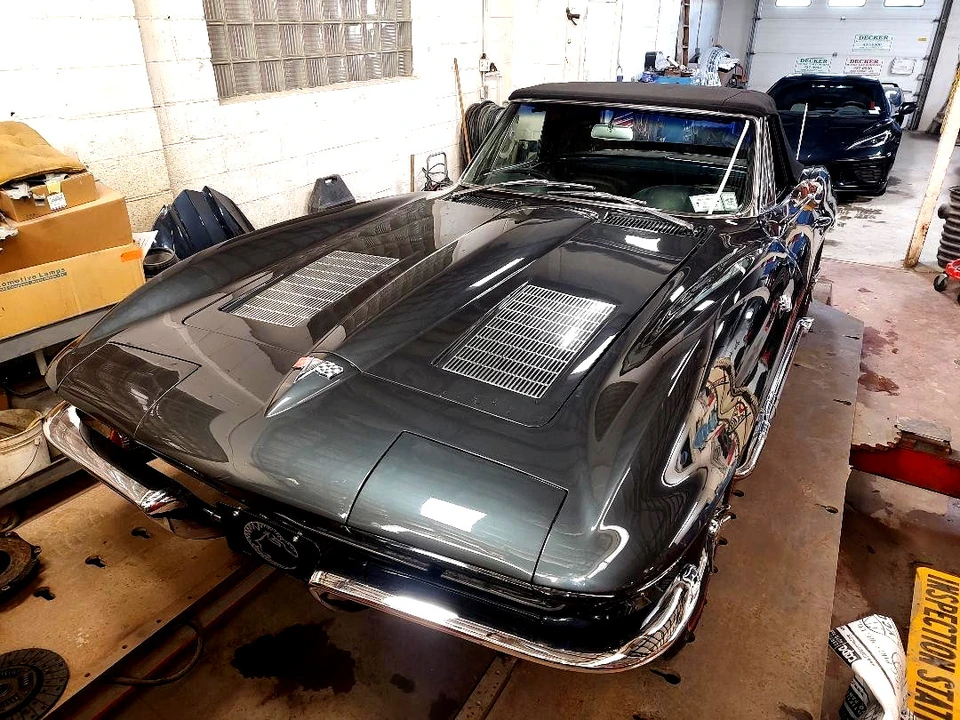 1963 Chevrolet Corvette C2 - Image 3 of 21