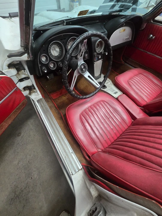 1963 Chevrolet Corvette C2 - Image 15 of 18