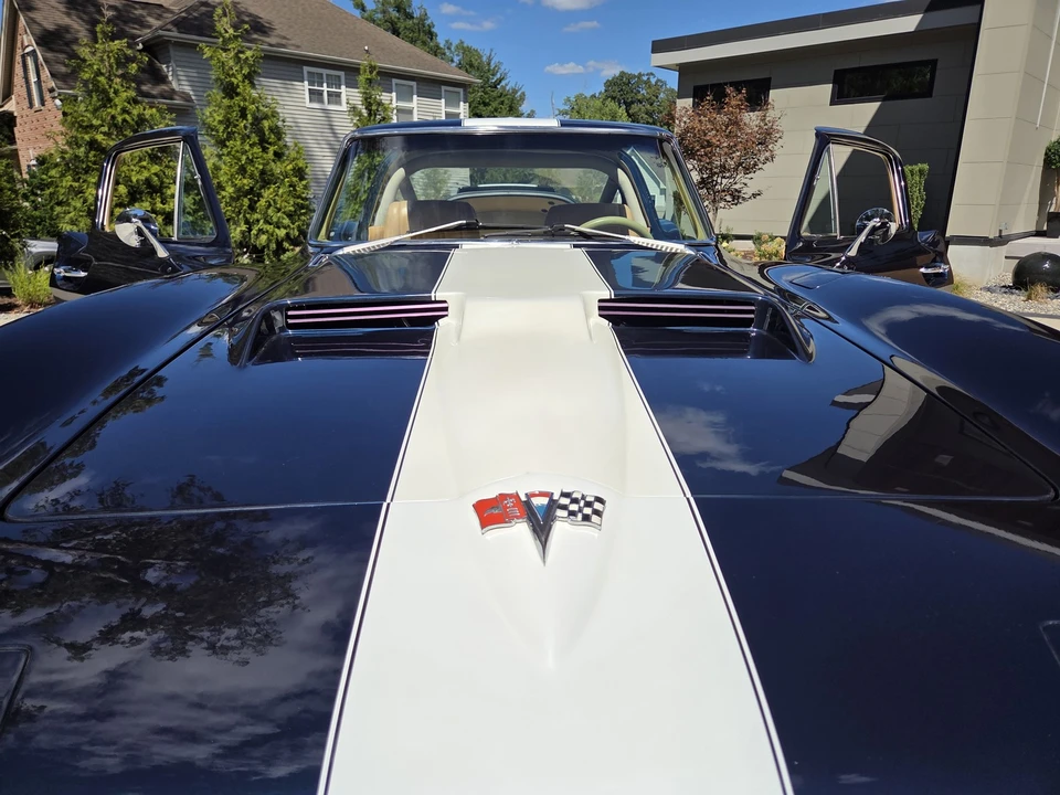 1963 Chevrolet Corvette C2 - Image 27 of 31
