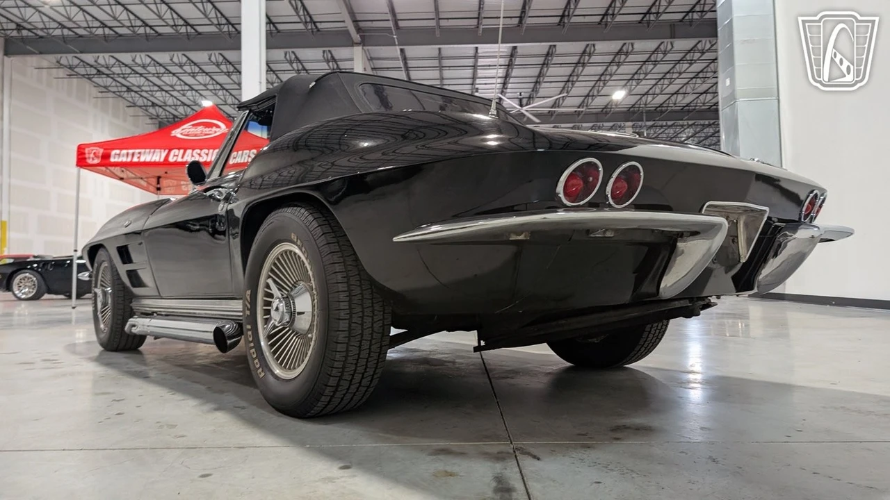 1963 Chevrolet Corvette C2 - Image 10 of 31
