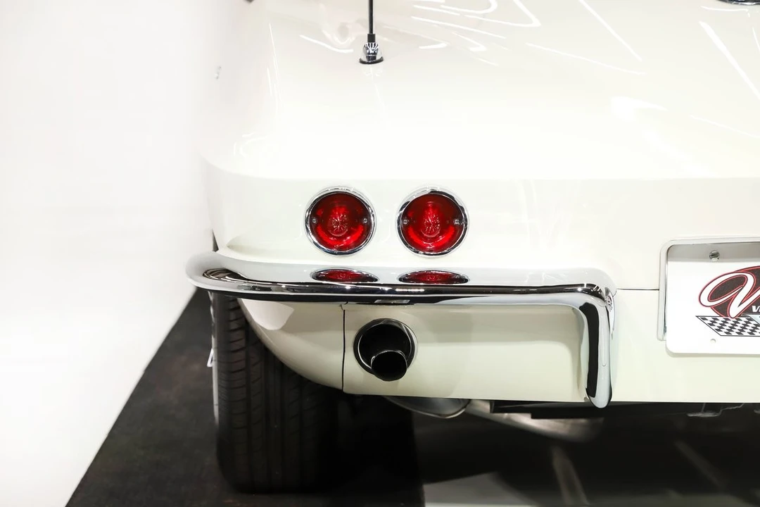 1963 Chevrolet Corvette C2 - Image 25 of 31