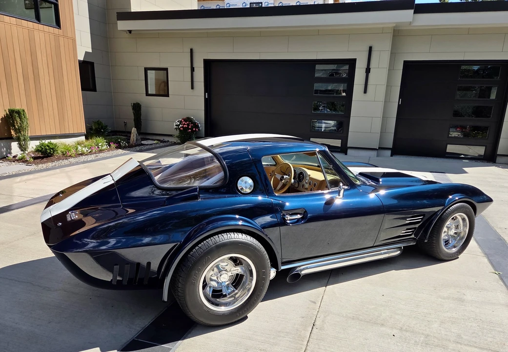 1963 Chevrolet Corvette C2 - Image 11 of 31