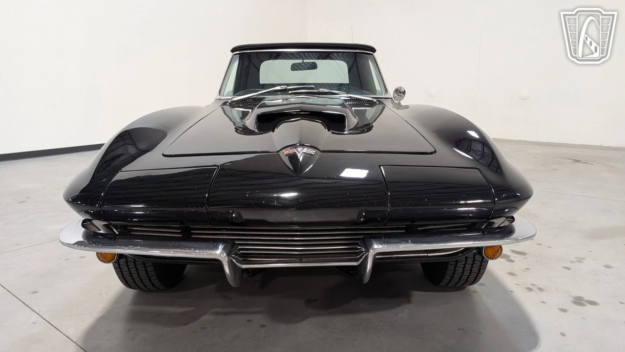 1963 Chevrolet Corvette C2 - Image 24 of 31