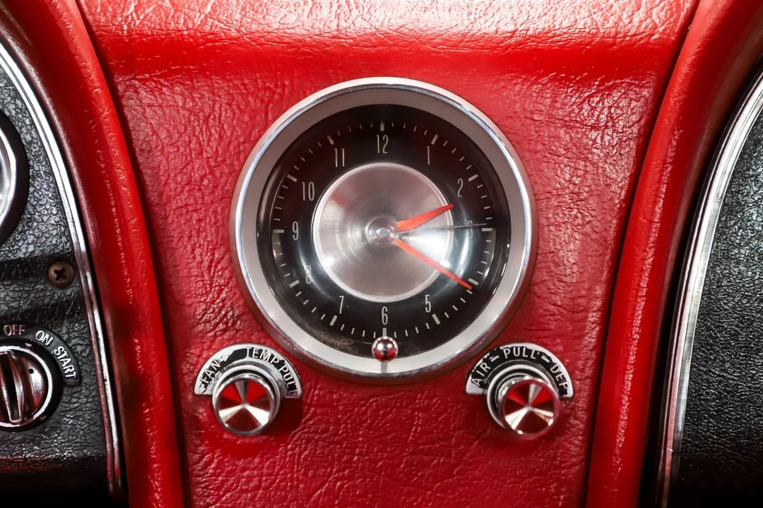 1963 Chevrolet Corvette C2 - Image 23 of 31