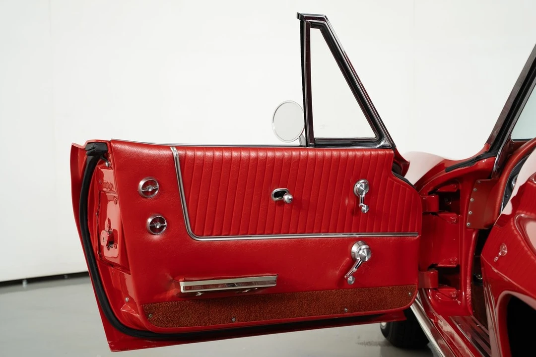 1963 Chevrolet Corvette C2 - Image 27 of 31