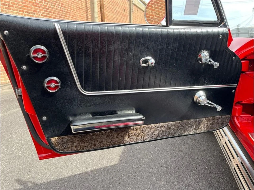 1963 Chevrolet Corvette C2 - Image 19 of 31
