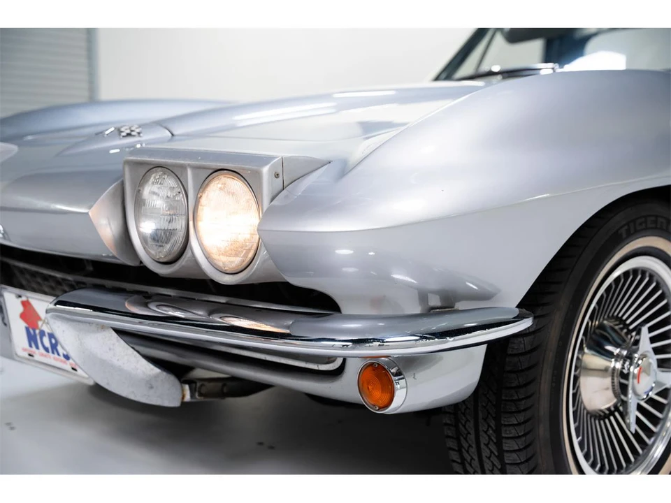 1963 Chevrolet Corvette C2 - Image 16 of 31