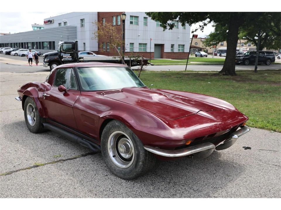 1963 Chevrolet Corvette C2 - Image 2 of 8