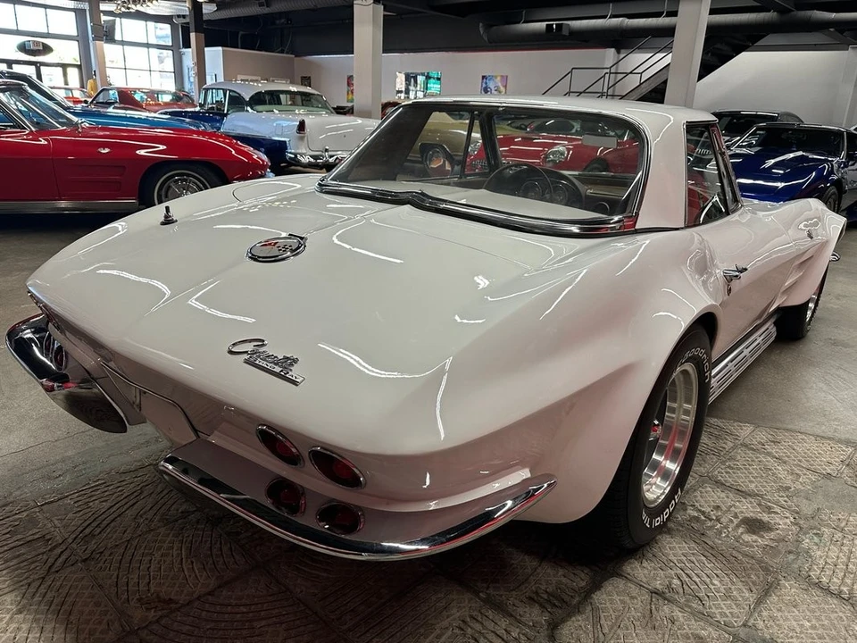 1963 Chevrolet Corvette C2 - Image 18 of 31