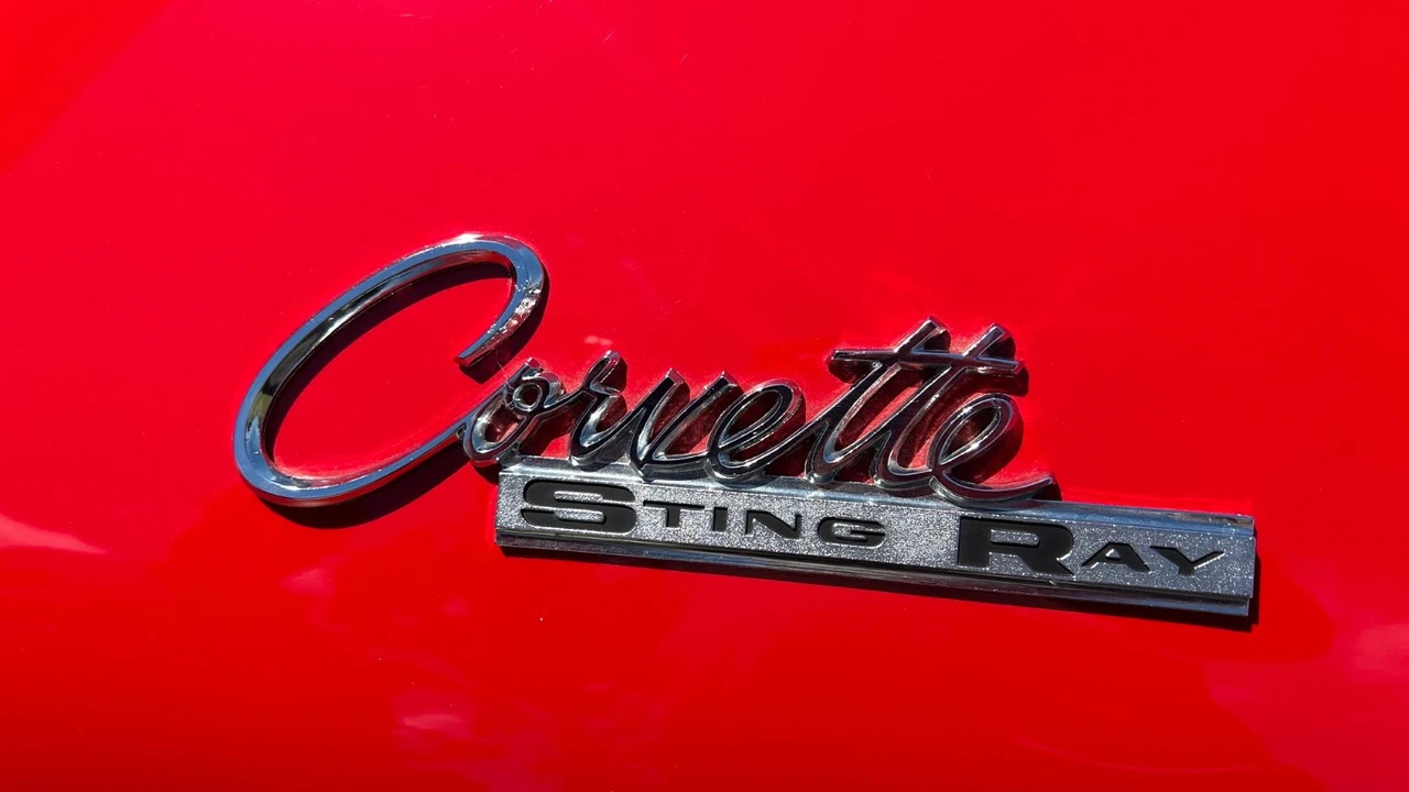 1963 Chevrolet Corvette C2 - Image 19 of 30