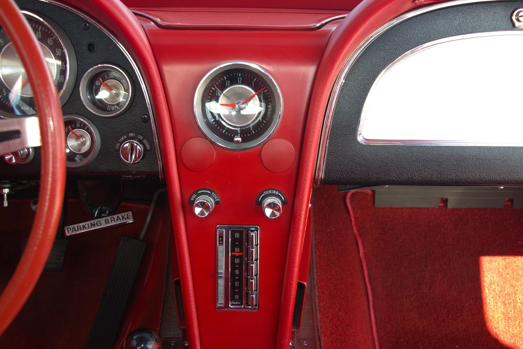 1963 Chevrolet Corvette C2 - Image 24 of 31