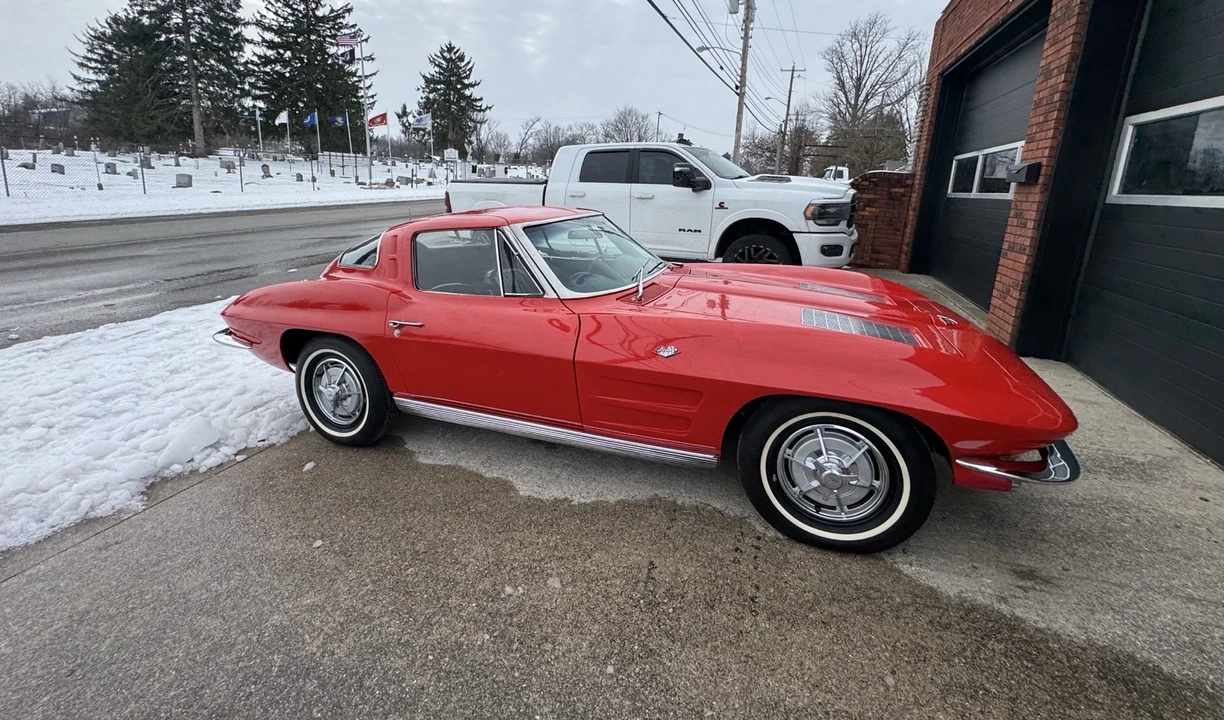 1963 Chevrolet Corvette C2 - Image 15 of 21
