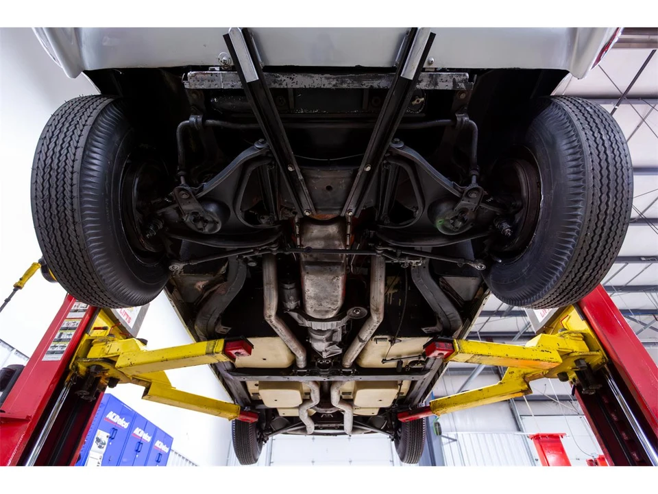 1963 Chevrolet Corvette C2 - Image 17 of 31