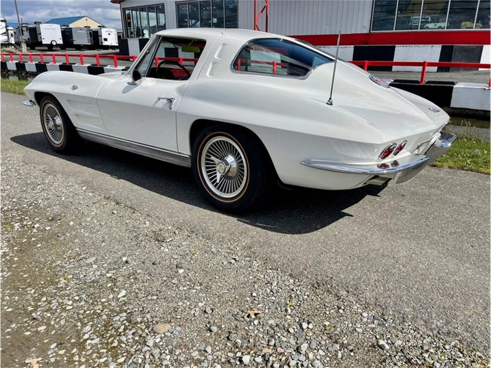 1963 Chevrolet Corvette C2 - Image 13 of 31
