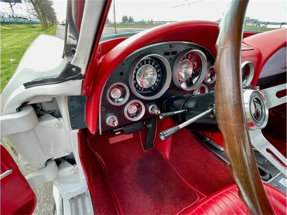 1963 Chevrolet Corvette C2 - Image 18 of 31