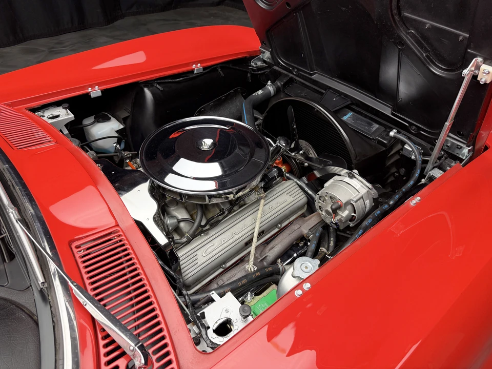 1963 Chevrolet Corvette C2 - Image 8 of 10