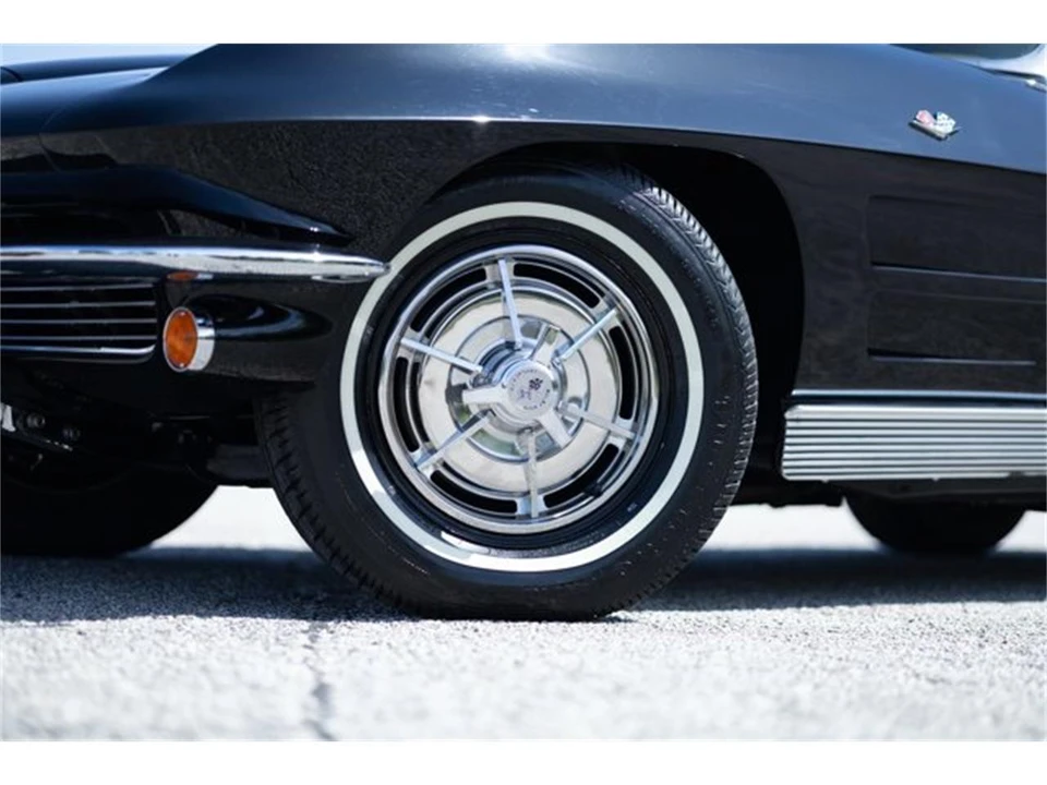 1963 Chevrolet Corvette C2 - Image 23 of 31