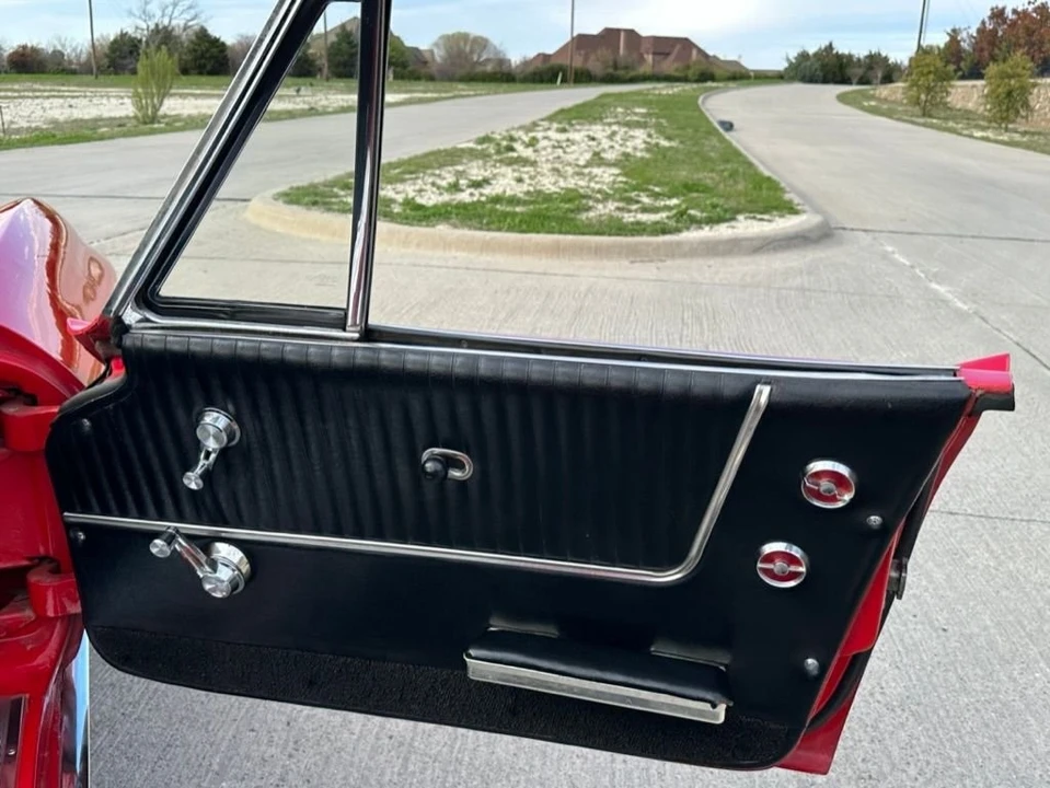 1963 Chevrolet Corvette C2 - Image 11 of 12