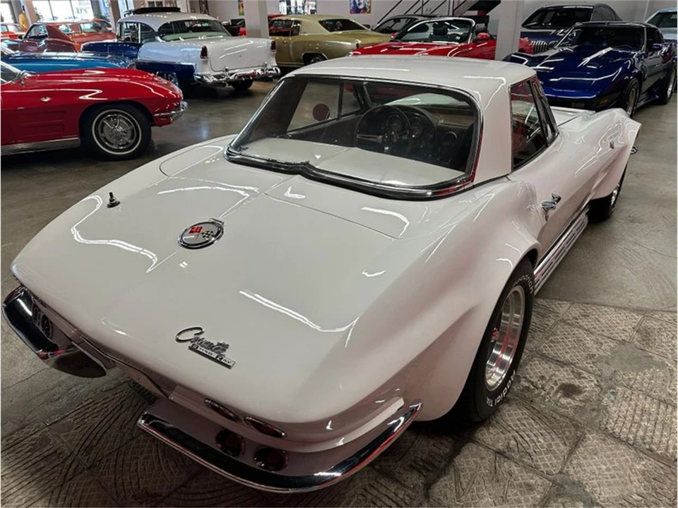 1963 Chevrolet Corvette C2 - Image 19 of 31