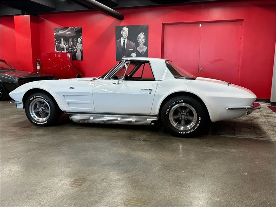 1963 Chevrolet Corvette C2 - Image 25 of 31