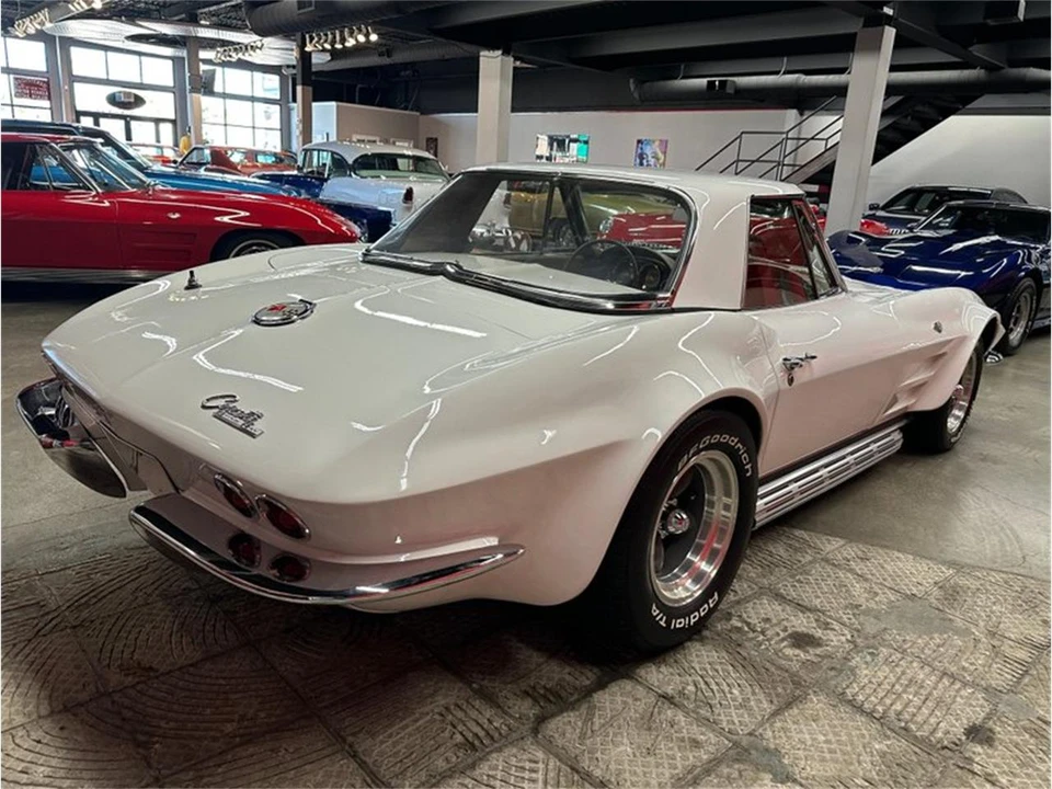 1963 Chevrolet Corvette C2 - Image 17 of 31